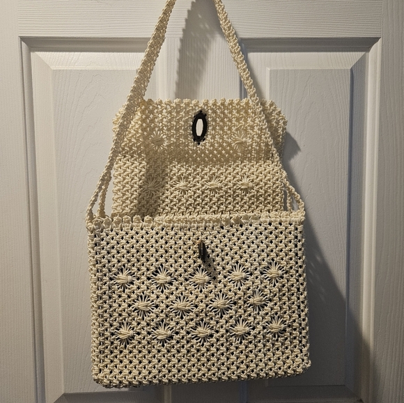 Vintage 70s Shoulder Bag With Brass Turn Lock - Picture 6 of 9